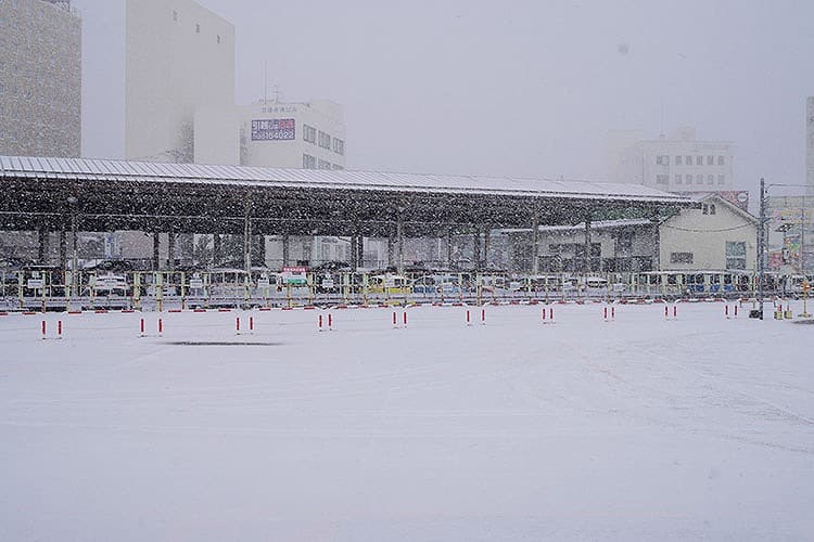 駅に到着。出発時刻まで周辺の写真を撮って歩いた